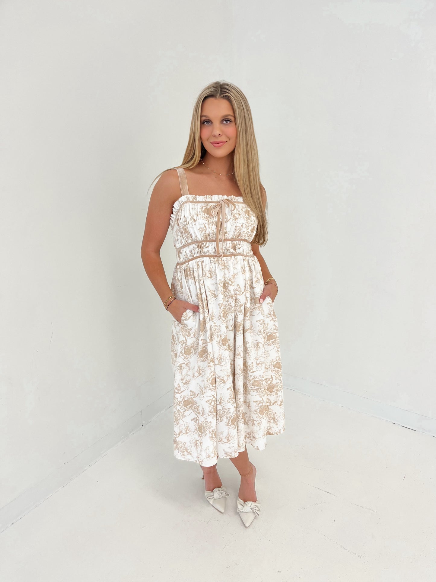 Through The Garden Midi Dress | Taupe