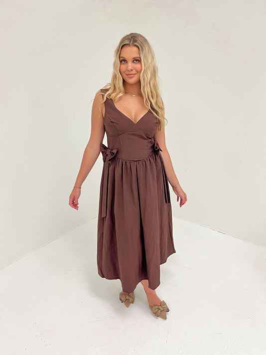 Bow & Beyond Midi Dress | Brown