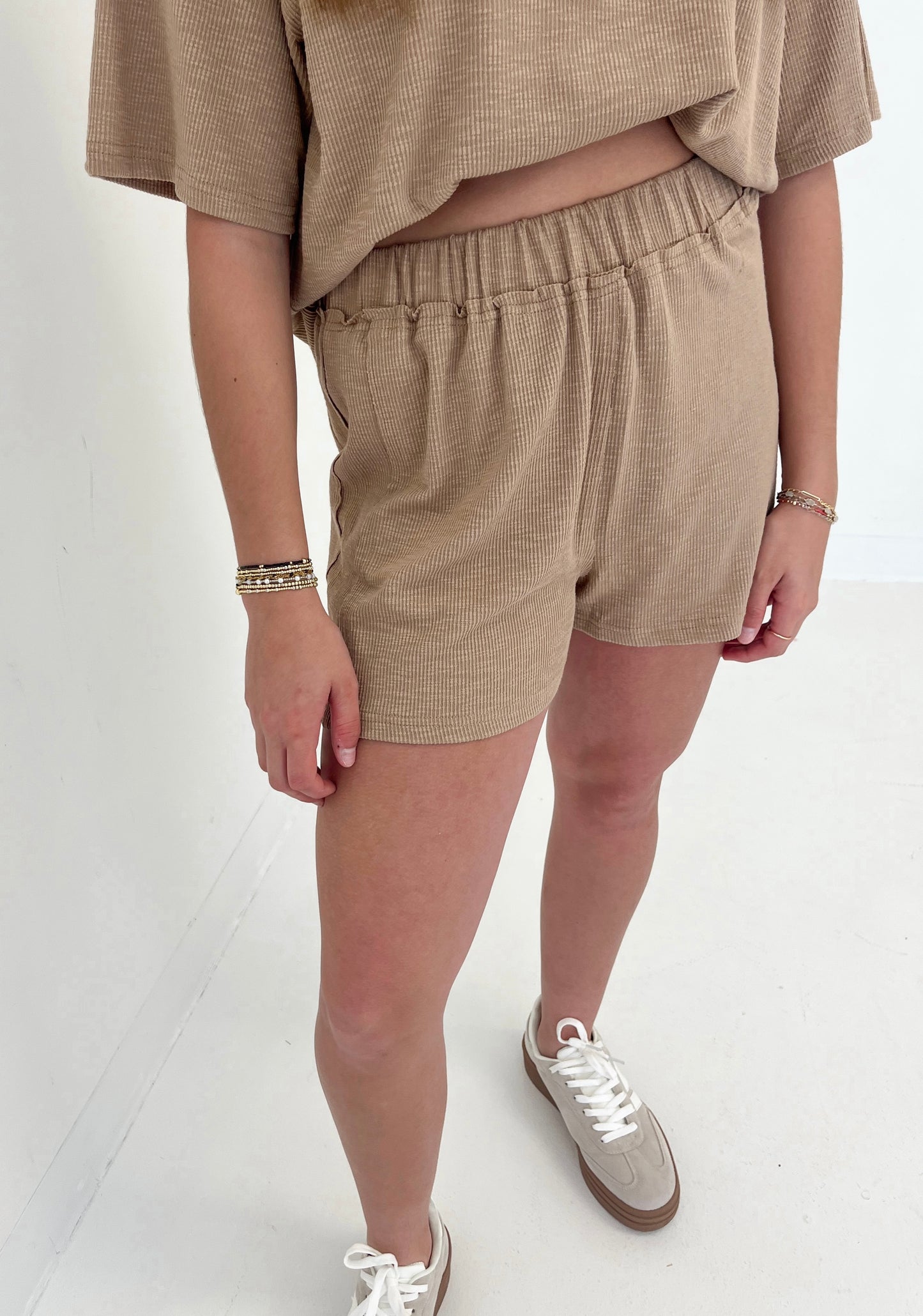 Back Me Up Shorts | Taupe