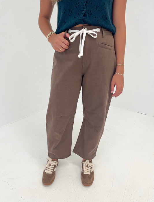 High Rise Barrel Jeans | Chocolate