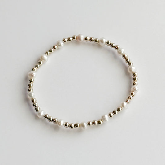 Dainty Freshwater Pearl Gold Bracelet | Gardenia Co.