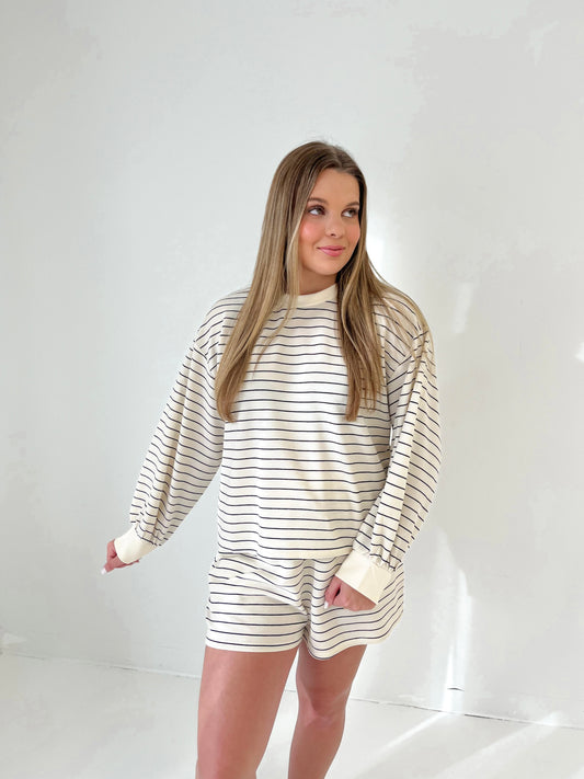 Simple Lines Shorts | Cream