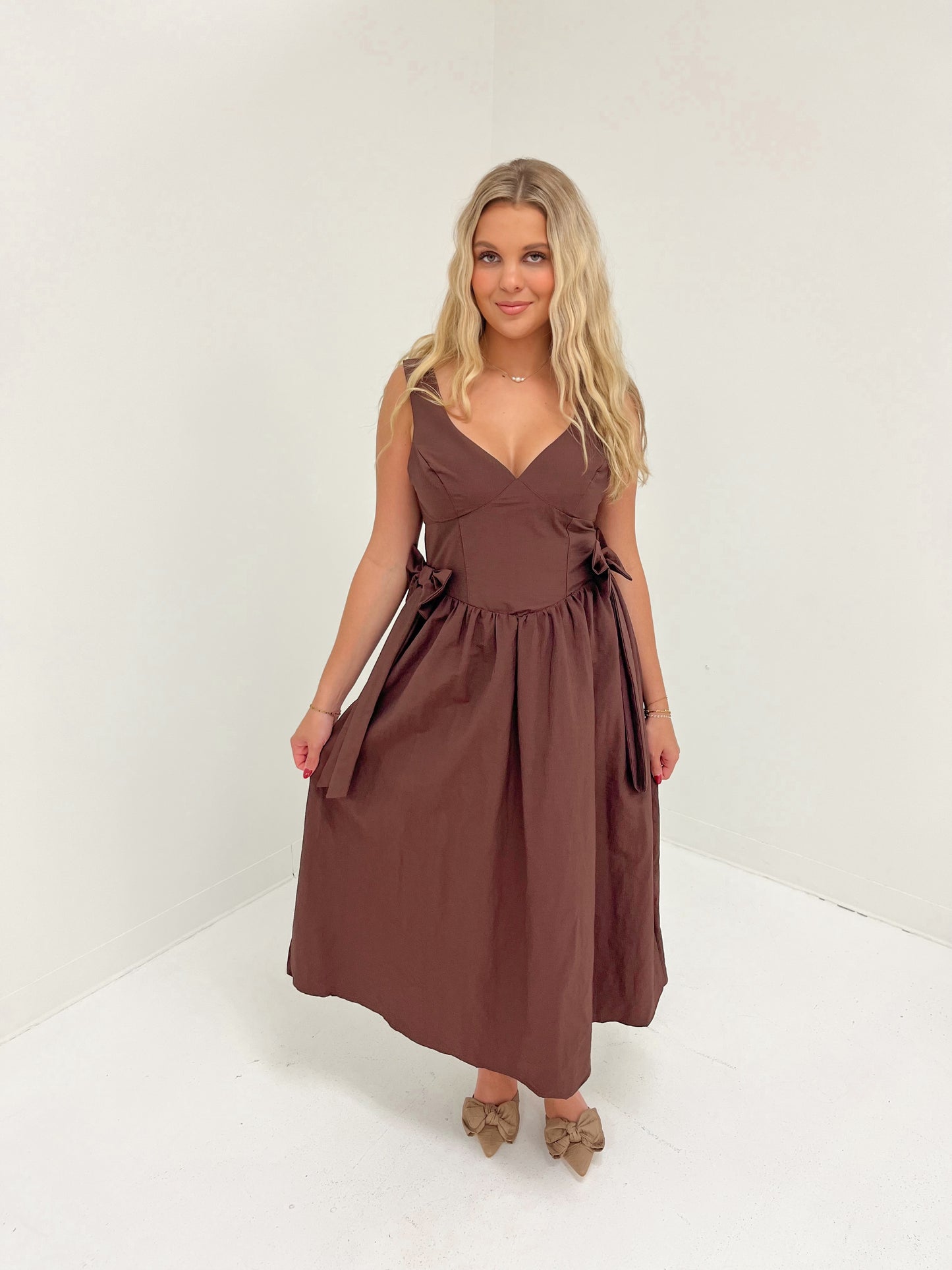 Bow & Beyond Midi Dress | Brown