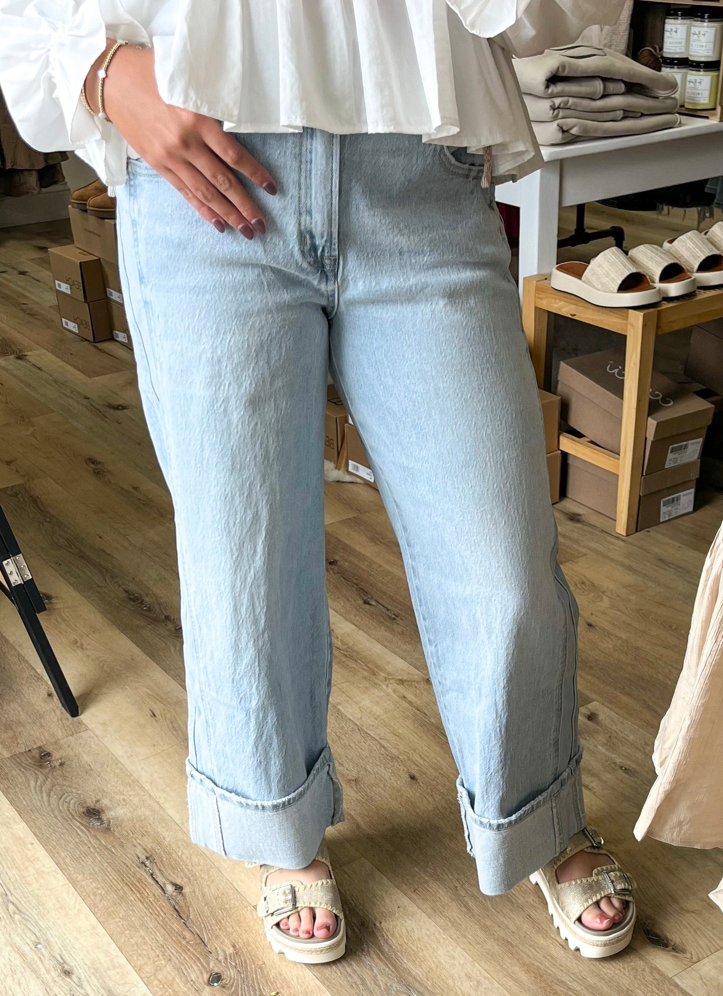 Kris Cuffed Baggy Jeans | Light Wash