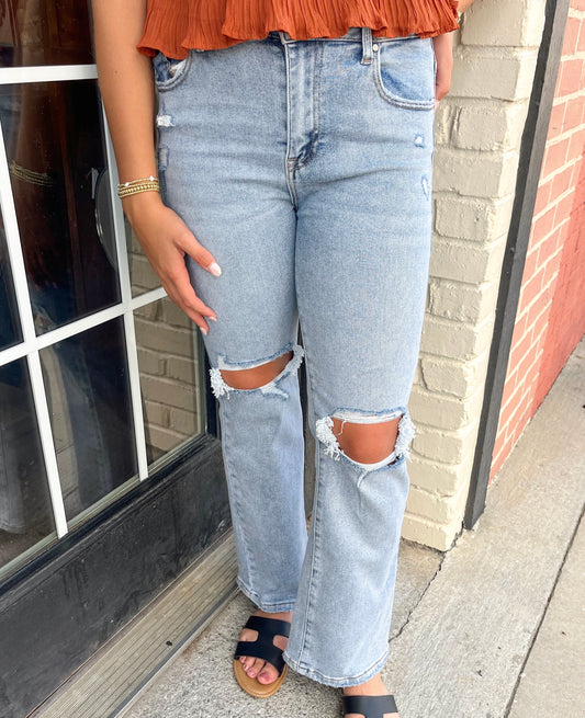 High Rise Distressed Jeans | Medium