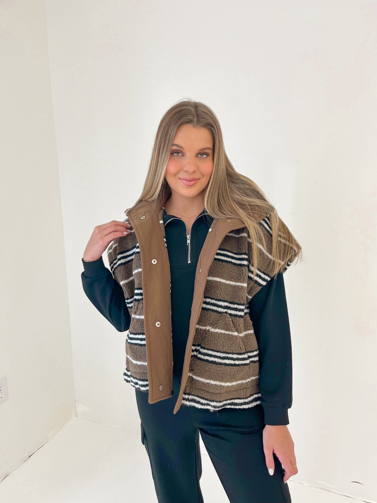 Soft Stripe Sherpa Vest | Mocha
