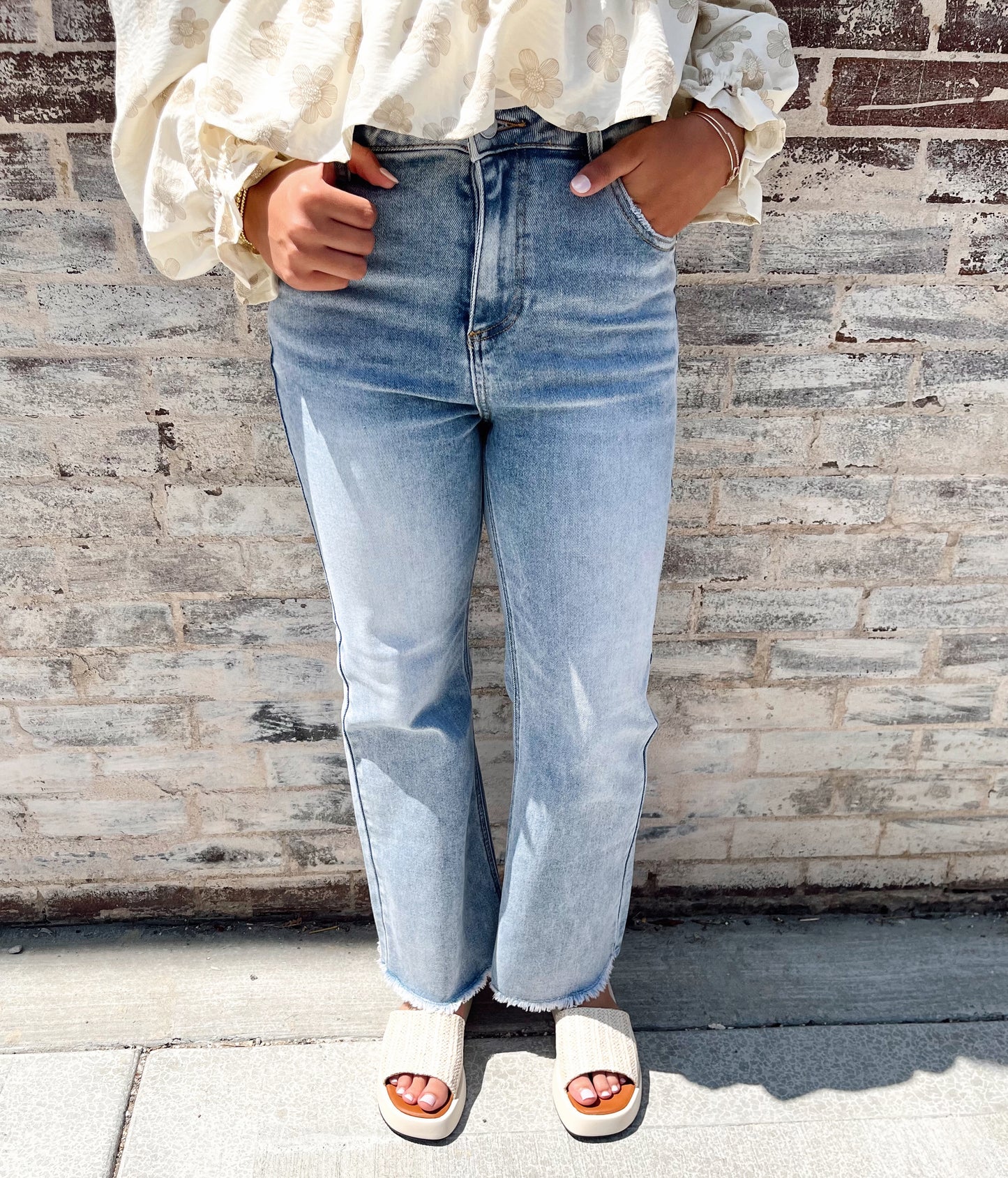 Ankle Wide Straight Jean | Light